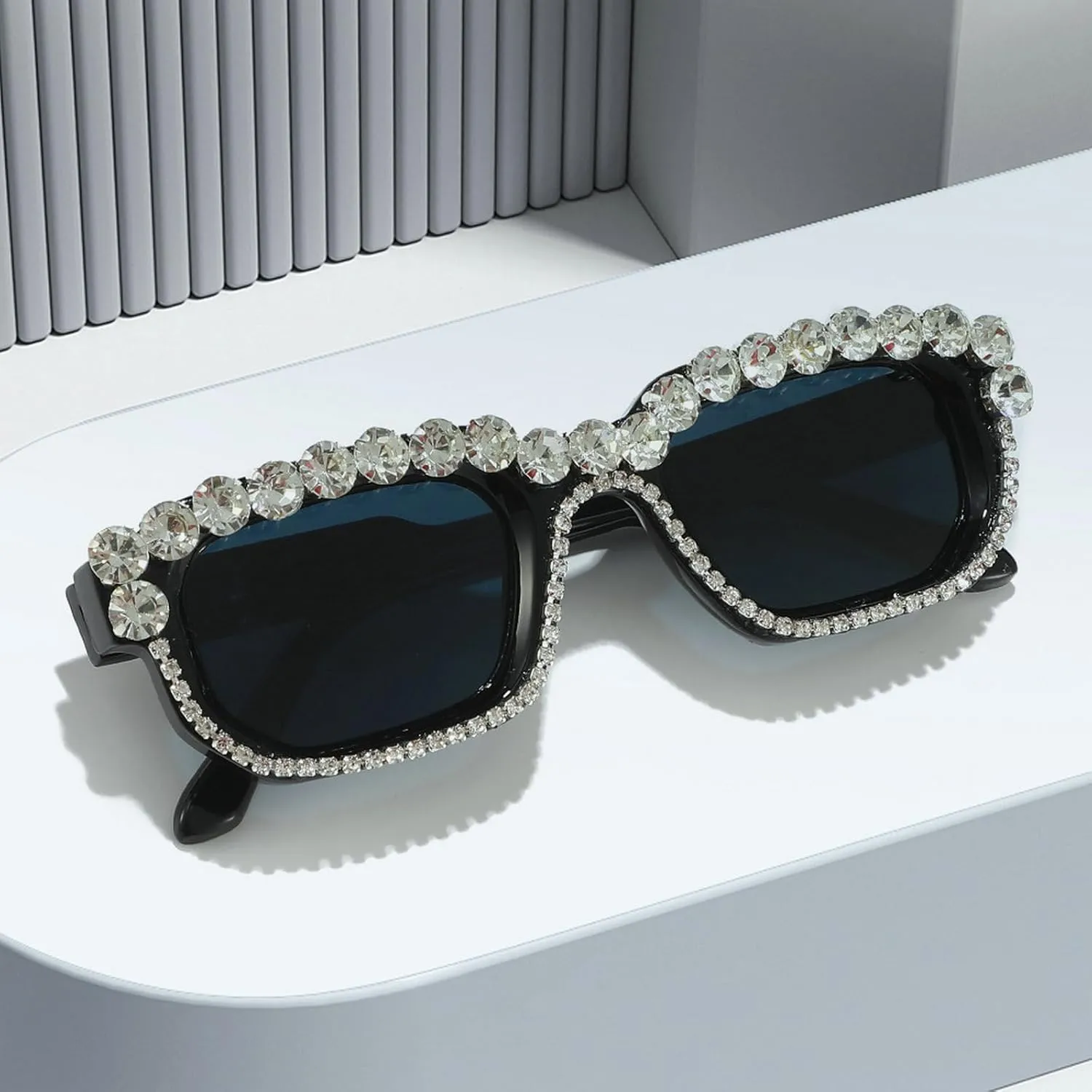 laureles Vintage Crystal Diamond Cat Eye Sunglasses Women Leopard Square Sun Glasses Men Bling Travel Outdoor L17