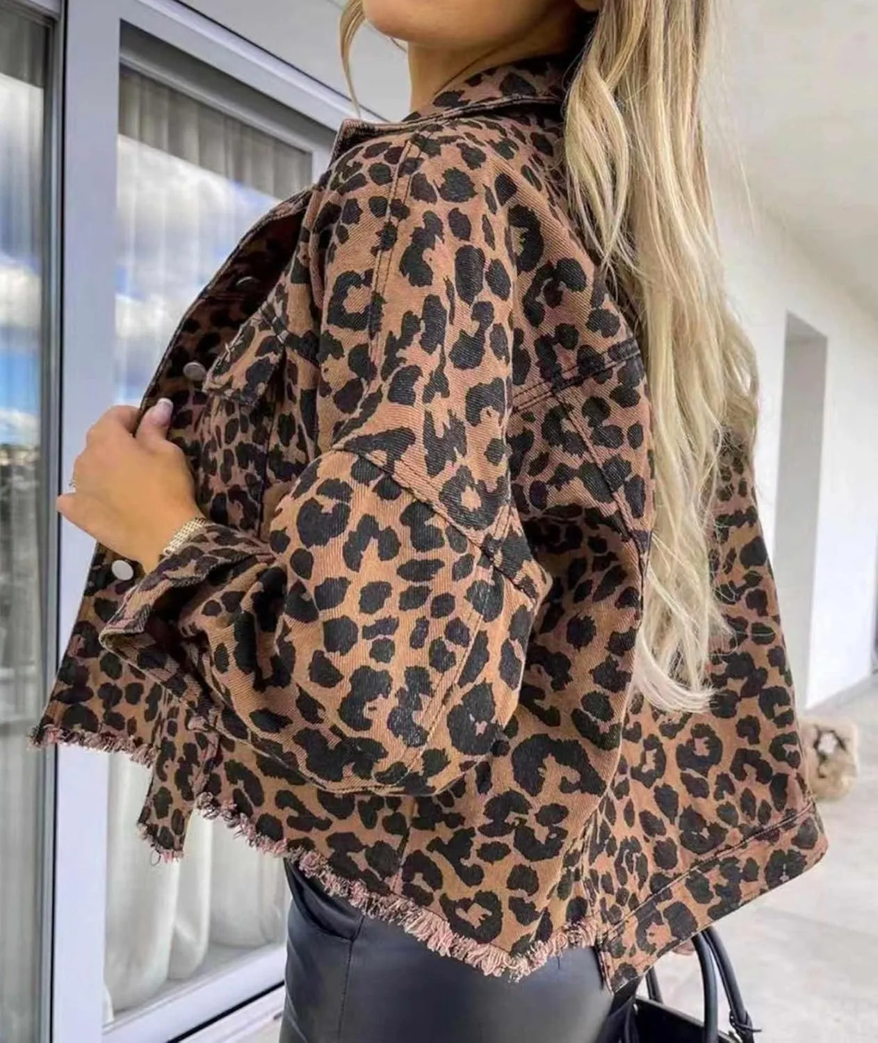 xxxiticat Women's Leopard Print Denim Jacket Long Sleeve Animal Printed Raw Hem Button Down Cropped Jean Coat Outerwear